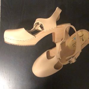 Highwood T-Bar Clogs in Nude